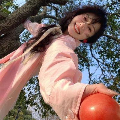 我想变成鸟,所以跳起来